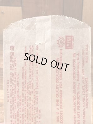 Impko社製の稲妻キャットの60年代ビンテージ水張りステッカー