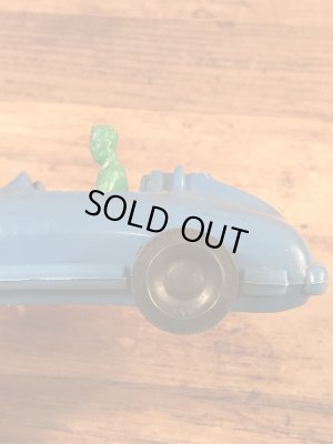 スピードレーサーのプラスチック製の50〜60年代ビンテージカートイ