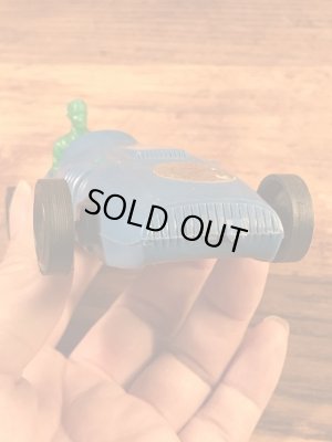 スピードレーサーのプラスチック製の50〜60年代ビンテージカートイ