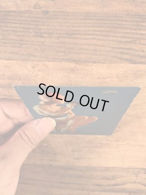 Boy,You Can See A Lot From Hereのメッセージが書かれたピンナップガールの40’sヴィンテージカード