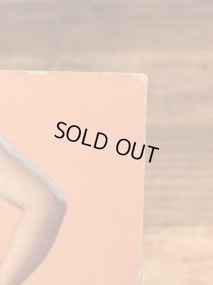 Earl Moranが描いたピンナップガールの40年代ビンテージカード