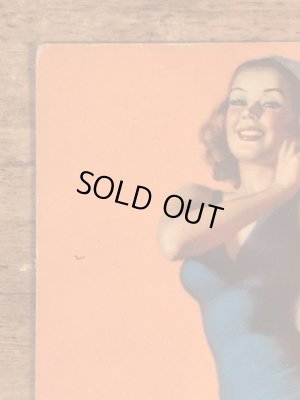 Earl Moranが描いたピンナップガールの40年代ビンテージカード