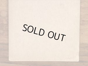 Boy,You Can See A Lot From Hereのメッセージが書かれたピンナップガールの40’sヴィンテージカード