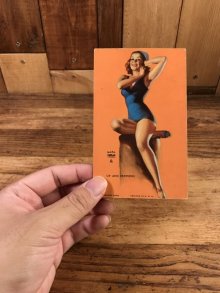 他の写真3: Pin Up Girl “Up And Cunning” A Mutoscope Card　ピンナップガール　ビンテージ　カード　40年代