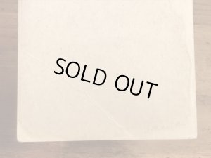 Notes To You!のメッセージが書かれたピンナップガールの40’sヴィンテージカード