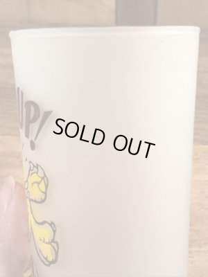 “Bottoms Up!”のメッセージが書かれたキツツキのキャラクターの60年代ビンテージグラス