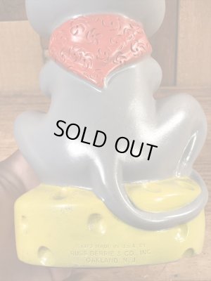 Russ Berrie社製のチーズの上のネズミの70’sヴィンテージコインバンクドール