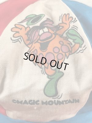 アドバタイジングキャラクターのマジックマウンテンの70年代ビンテージキャスケット