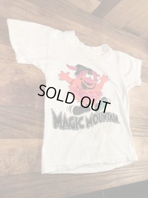 アドバタイジングキャラクターのマジックマウンテンの70年代ビンテージ子供用Tシャツ