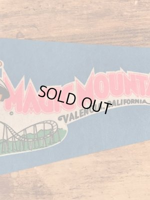 アドバタイジングキャラクターのマジックマウンテンの70年代ビンテージペナント