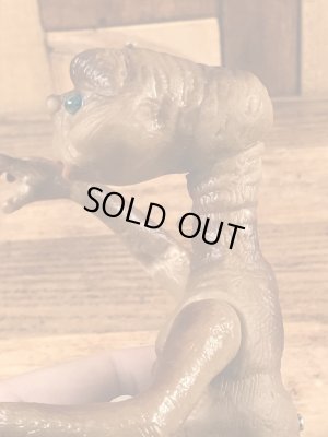 スイッチを入れると目が光るイーティーの80年代ビンテージフィギュア