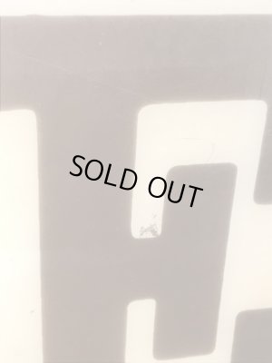 ケンタッキーフライドチキンのカーネルサンダースが描かれた70年代ビンテージ看板