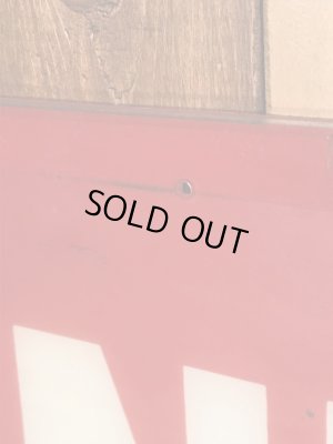 ケンタッキーフライドチキンのカーネルサンダースが描かれた70年代ビンテージ看板