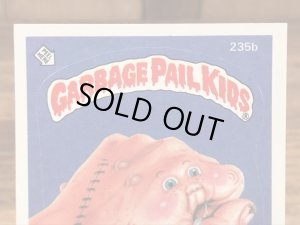 トップス社製のガーベッジペイルキッズの80年代ビンテージステッカーカード