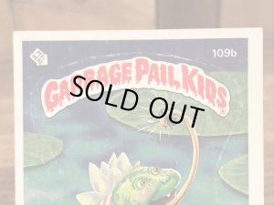 トップス社製のガーベッジペイルキッズの80年代ビンテージステッカーカード