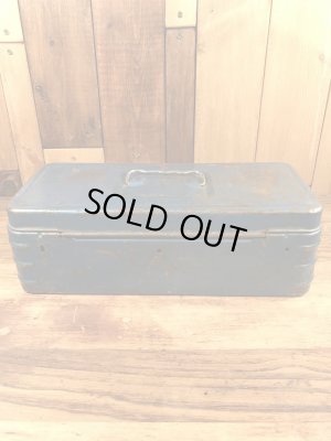 メタリックブルーのメタル製の50〜60’sヴィンテージツールボックス