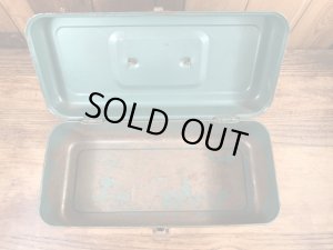 メタリックグリーンの金属製の50〜60年代ビンテージ工具箱