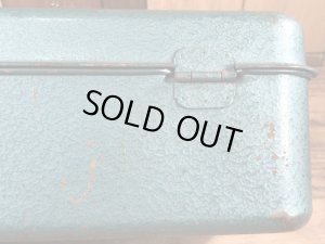 メタリックグリーンのメタル製の50〜60’sヴィンテージツールボックス