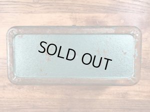 メタリックグリーンのメタル製の50〜60’sヴィンテージツールボックス