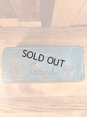 メタリックブルーの金属製の50〜60年代ビンテージ工具箱