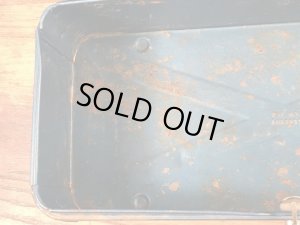 メタリックブルーのメタル製の50〜60’sヴィンテージツールボックス