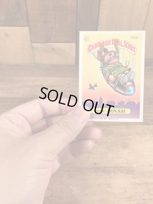 トップス社製のガーベッジペイルキッズの80年代ビンテージステッカーカード