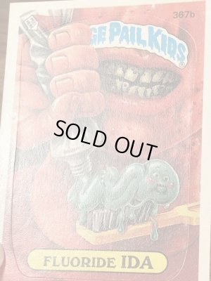 トップス社製のガーベッジペイルキッズの80年代ビンテージステッカーカード