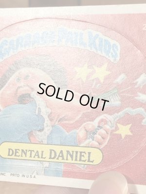 トップス社製のガーベッジペイルキッズの80年代ビンテージステッカーカード