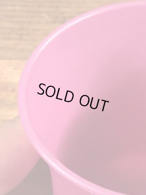 企業キャラクターのクールエイドの80年代ビンテージプラスチックカップ