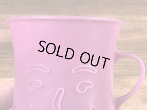 企業キャラクターのクールエイドの80年代ビンテージプラスチックカップ