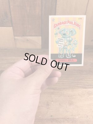 トップス社製のガーベッジペイルキッズの80年代ビンテージステッカーカード