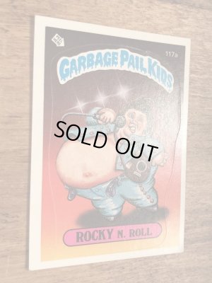 トップス社製のガーベッジペイルキッズの80年代ビンテージステッカーカード