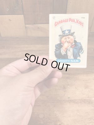 トップス社製のガーベッジペイルキッズの80年代ビンテージステッカーカード