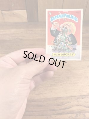 トップス社製のガーベッジペイルキッズの80年代ビンテージステッカーカード