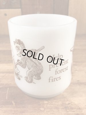 企業キャラクターのスモーキーベアのグラスベイク製のビンテージマグカップ