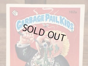 トップス社製のガーベッジペイルキッズの80年代ビンテージステッカーカード