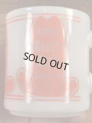 グラスベイク社製のアービーズのミルクガラス製ビンテージマグカップ