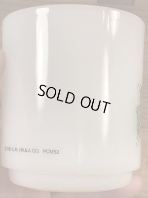 Glasbake社製の“Work Bugs Me!!”のミルクガラス製ヴィンテージマグ