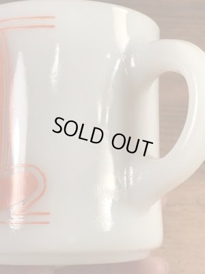 Glasbake社製のArby'sのミルクガラス製ヴィンテージマグ