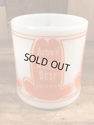 グラスベイク社製のアービーズのミルクガラス製ビンテージマグカップ