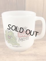 Glasbake “Work Bugs Me!!” Milk Glass Mug　ワークバグズミー　ビンテージ　マグカップ　グラスベイク　80年代