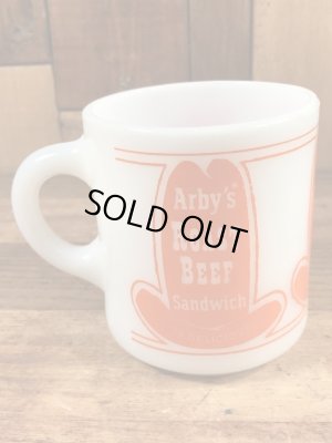Glasbake社製のArby'sのミルクガラス製ヴィンテージマグ