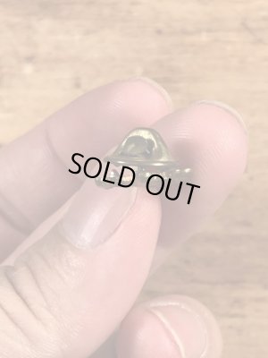 マックトラックのブルドッグの70’sヴィンテージピンズ