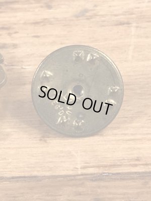 マックトラックのブルドッグの70’sヴィンテージピンズ