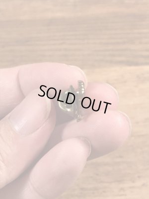 マックトラックのブルドッグの70’sヴィンテージピンズ