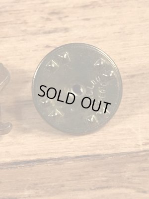 マックトラックのブルドッグの70’sヴィンテージピンズ