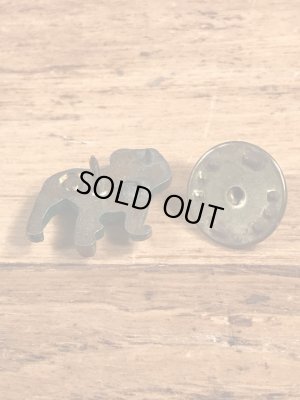 マックトラックのブルドッグの70年代ビンテージピンバッジ