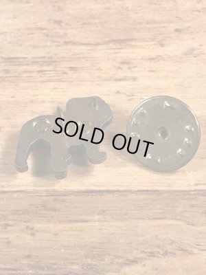 マックトラックのブルドッグの70年代ビンテージピンバッジ