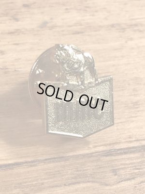 マックトラックのブルドッグの70年代ビンテージピンバッジ