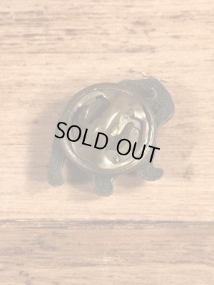 アドバタイジングキャラクターのMack Truckの70’sヴィンテージピンズ